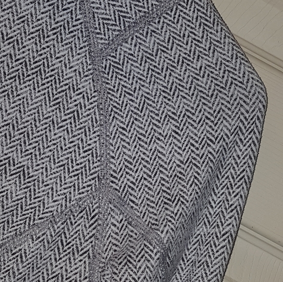 Old Navy herringbone fitted zip up - Picture 12 of 16